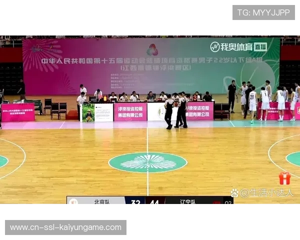 球队在小组赛中利用阵地战占据主动,队员占据场上位置后 球队在小组赛中利用阵地战占据主动,队员占据场上位置后