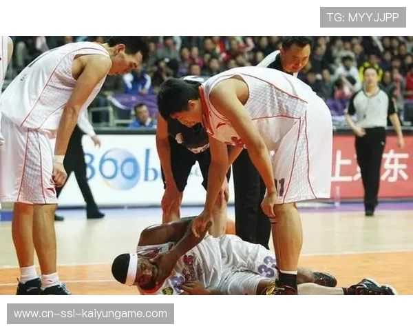 争议判罚引发赛后技术与规则讨论